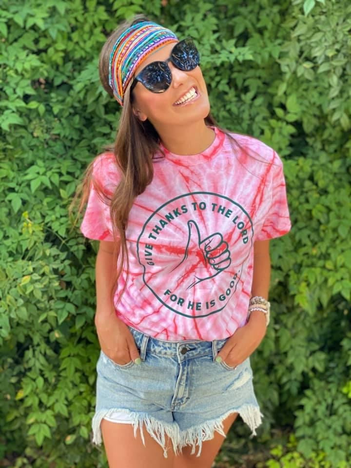 Give Thanks Thumbs Up Tee - Red